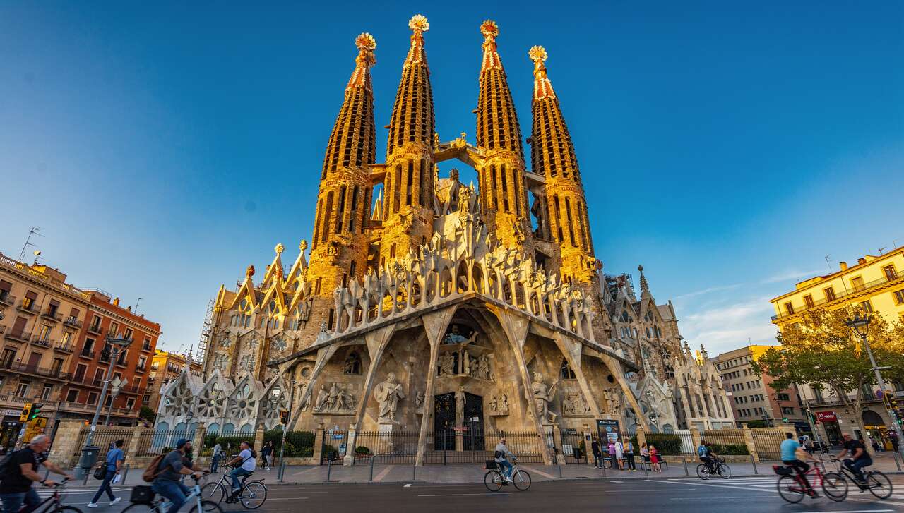 L'architecture embl&eacute;matique : entre tradition et modernit&eacute;