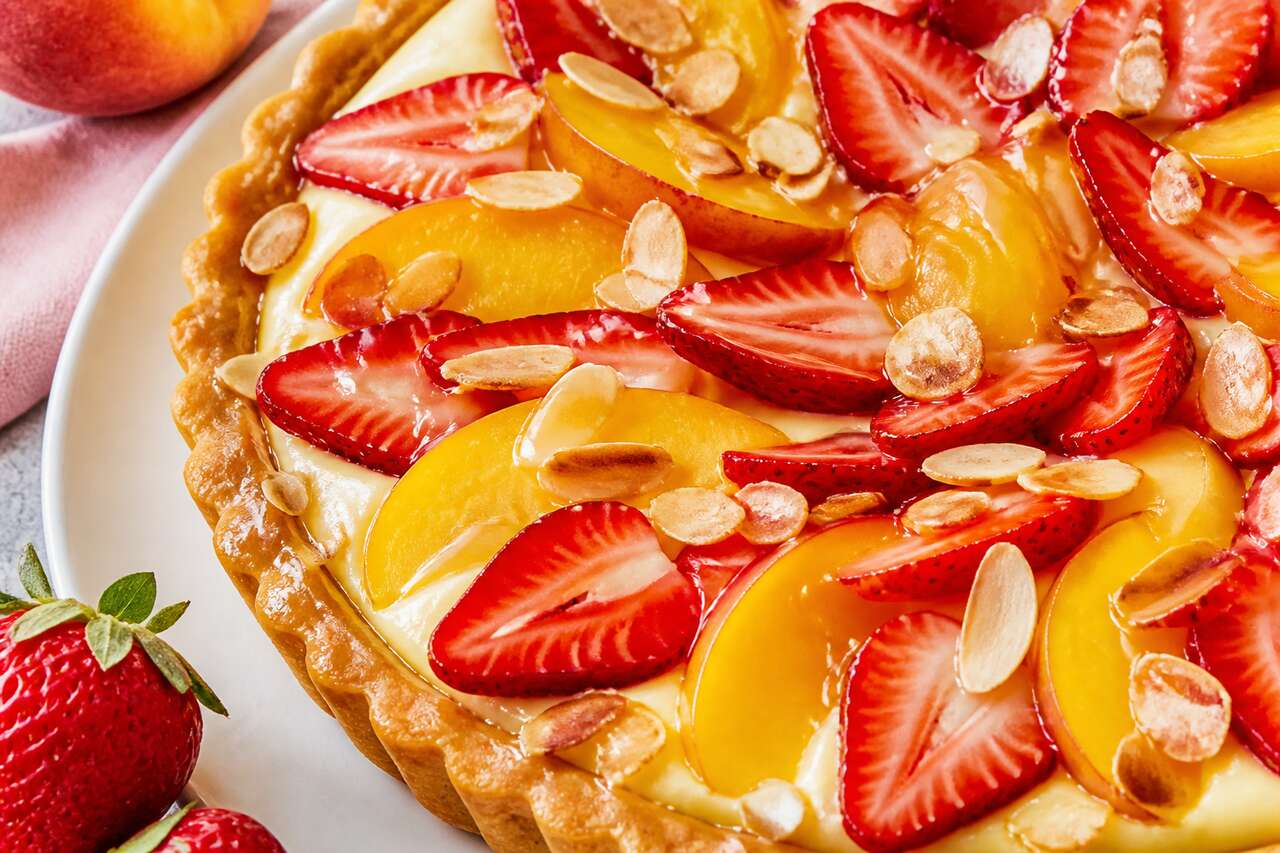 Recette de tarte aux fraises et pêches jaunes