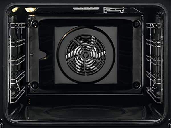 Découvrez notre test détaillé du four Electrolux EOH3H54X : ses fonctionnalités multifonction, son système de nettoyage pyrolyse et ses performances en cuisine.