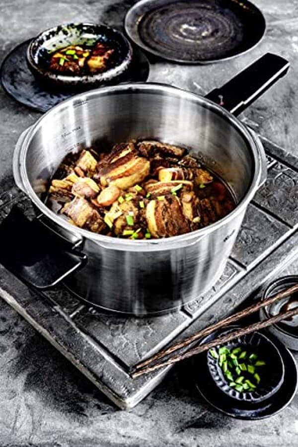 Découvrez notre test détaillé de l'autocuiseur Fissler Vitaquick Premium 4, 5 L : performances, avantages et inconvénients pour bien choisir votre cocotte-minute.